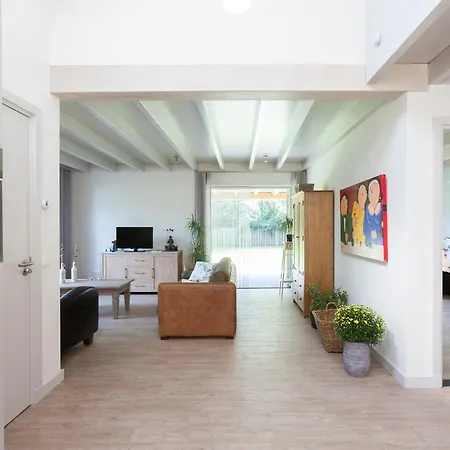 Den Achterhof Bed and Breakfast Uden