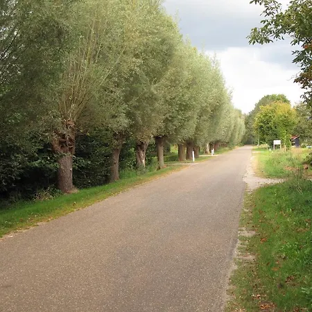 Den Achterhof Bed and Breakfast Uden